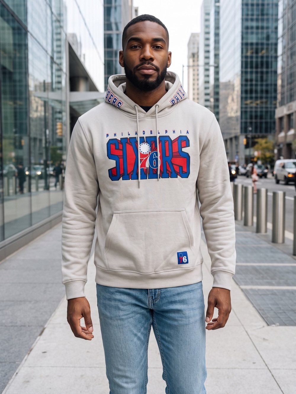 NWT New $75 Philadelphia 76ers Cream Pullover Hoodie With Graphic Logo Size M
